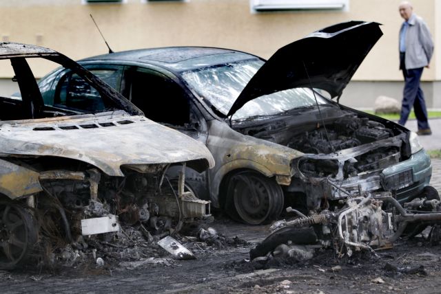 Καταδικάστηκε ο εμπρηστής πολυτελών αυτοκινήτων στο Βερολίνο